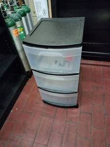 lot 63233 image: Sterilite 3 Drawer Cart