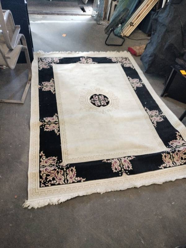 lot 63087 image: Chinese Aubusson-style rug 5.5x7.5 Ft
