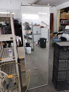 lot 60919 image: Set of 2 Rolling Closet Door Mirrors