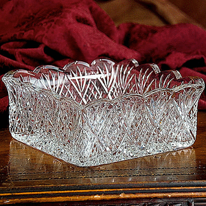 lot 60948 image: Godinger 25943 Dublin Crystal Napkin Holder