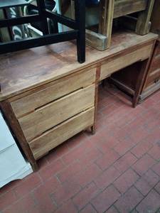 lot 60971 image: Light Oak vintage-style wooden desk