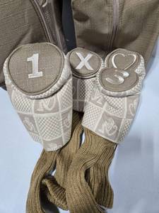 lot 720 image: Burton Golf Cart Bag 14-Way Divider Tan. Used very little, looks good.