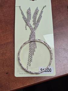 lot 726 image: Rhinestone Y-Necklace, Earring and Bangle Bracelet Set.  Bought for Prom, never worn