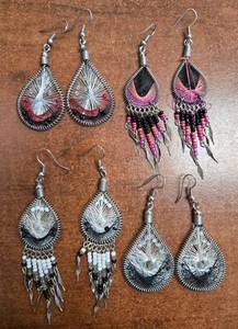lot 732 image: Web Design Earrings