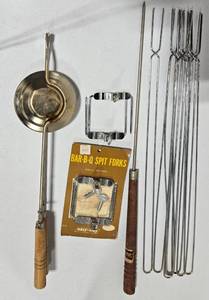 lot 772 image: Pie TinCamping Toaster, BBQ Spit Forks and Skewers
