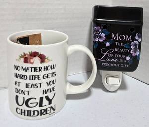 lot 781 image: Mom Gifts