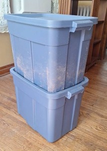 lot 102 image: Roughneck Rubbermaid Totes