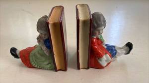 lot 112 image: Vintage Porcelain Bookends Approximately 4.5 Inches Tall