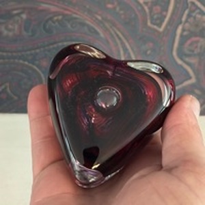 lot 120 image: Heart-Shaped Art Glass Paperweight Deep Red Purple Swirl