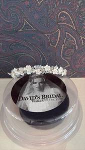 lot 124 image: Davids Bridal Tiara Collection Bridal Headpiece with Floral Design