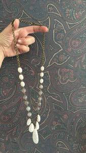 lot 136 image: Beaded Chain Necklace with White and Gray Faux Stone Beads-Pendant