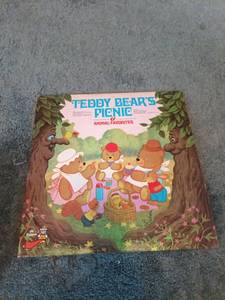 lot 201 image: Teddy Bears Picnic & Animal Favorites LP