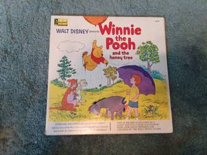 lot 205 image: Walt Disney Winnie the Pooh and the Honey Tree Disneyland Record 3928