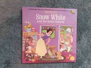 lot 224 image: Walt Disney Snow White and the Seven Dwarfs Story and Songs Record