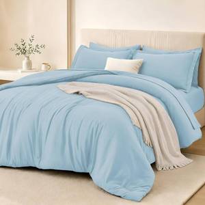 lot 8128 image: FUANNA Queen Comforter Queen Size, All Season Lightweight Bed Comforter Only