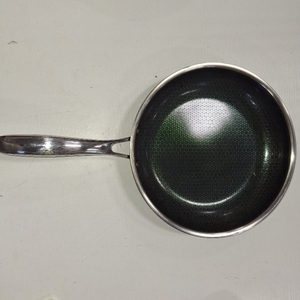 lot 8150 image: Hexclad 10 Fry Pan