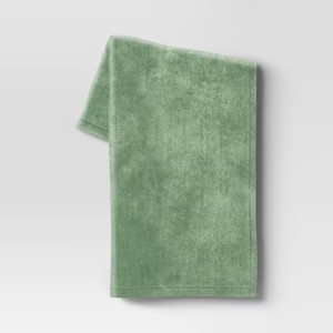 lot 8280 image: Plush Throw Blanket Green - Room Essentials Soft, Midweight, Machine Washable, 50x60 inches
