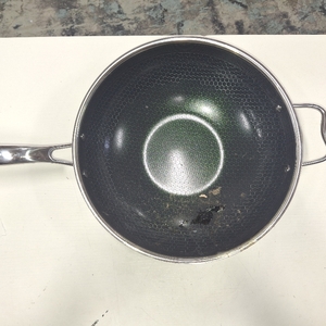 lot 10521 image: Hexclad 12inch Wok Pan