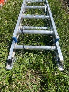 lot 2 image: Werner Aluminum Extension Ladder - Shipping Blemishes on Rungs See images 30ft