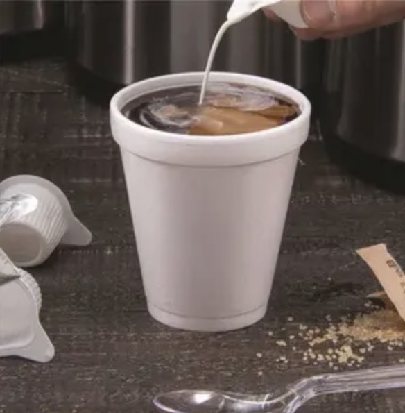 lot 192 image: DART 8J8 J Cup 8 oz. Insulated Foam Cup, White - pack of 1000
