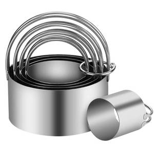 lot 28516 image: 5 Pieces Cookie Cutters Round Cutters Stainless Steel Biscuit Cutter with Handle in Graduated Sizes Round Shape Molds - Retail $10