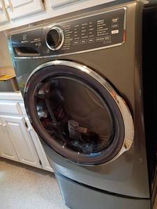 lot 906 image: Electrolux Washer.  Front loader.  54 x 27 x 35
