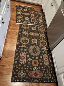 lot 921 image: Small Area Rug and a Matching Runner.  .  36 x 25.  And  86 x 36