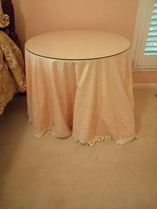 lot 923 image: Round Side Table with Table Cloth and Glass Top