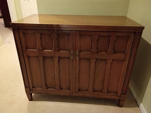 lot 935 image: Drexel Storage Cabinet.  Genuine Mahogany.  One Drawer.  Located upstairs.  30 x 36 x 18