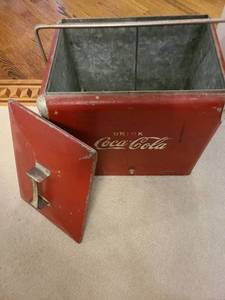 lot 1000 image: Vintage Coca-Cola Cooler Ice Chest Red Metal Drink Box