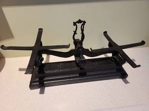 lot 1005 image: Iron scales 19 in wide