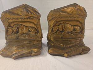 lot 1013 image: Jennings Bros Lion Bookends 4.5 in tall