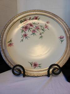 lot 1070 image: Lenox Peachtree platter, 15in diam. and easel