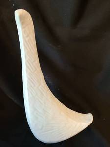 lot 1075 image: Jonathan Adler menagerie ceramic bird, 12in tall, sleek and elegant