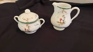 lot 1105 image: A. Raynaud & Co Limoges Si Kiang Creamer and Sugar Bowl with Lid