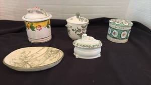 lot 1110 image: Ceramics Lot