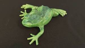 lot 1116 image: Green Frog Figurine with Broken Toe