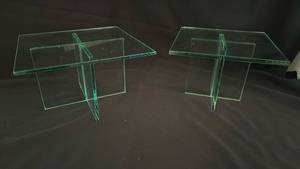 lot 1119 image: Glass Display Stands 1 With Chipped Corner