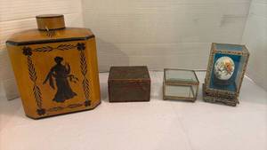 lot 1120 image: Trinket Boxes and More
