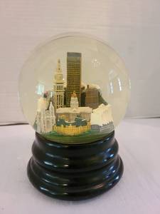 lot 1156 image: Musical Snow Globe with City Skyline Architectural Miniatures