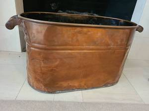lot 1158 image: Antique copperboilerwash tub with wooden handles