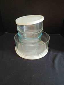 lot 1203 image: Pyrex Glass Food Storage Containers  with White Lids