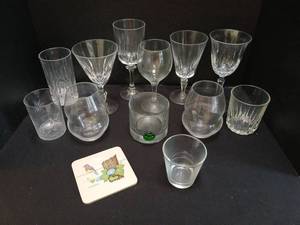 lot 1221 image: Mixed Glassware Lot 12 Pieces Drinking Glasses Stemware Tumblers