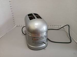 lot 1229 image: KitchenAid 2-Slice Toaster