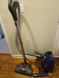 lot 1236 image: Miele vacuum Attachments and Hose