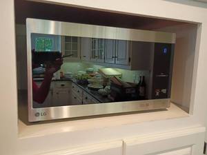 lot 1252 image: LG Smart Inverter Microwave