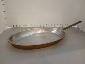 lot 1326 image: Oval Skillet with Long Handle