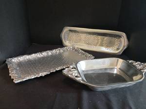 lot 1328 image: Serving Tray and dishes