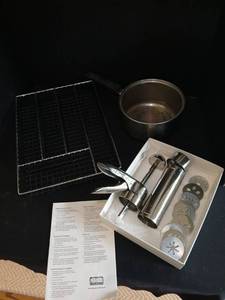lot 1333 image: Kaiser Cookie Press Gun Set with Discs, pot, and utensil  holder