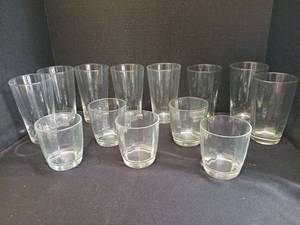 lot 1352 image: 12-Piece Glass Drinkware Set